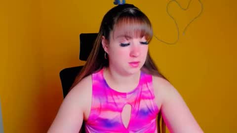 Snapshot of camilla_body chatting on 05-19-26, 05:58 Camilla online show from 05-19-26, 05:58