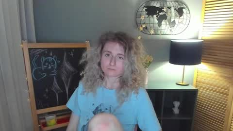Snapshot of camilladreamer chatting on 05-09-26, 04:39 camilladreamer online show from 05-09-26, 04:39