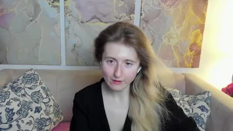 Snapshot of camilladreamer chatting on 05-29-26, 11:30 camilladreamer online show from 05-29-26, 11:30