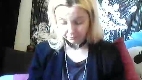 Snapshot of camille_deville chatting on 12-18-24, 12:43 Camille Deville online show from 12-18-24, 12:43
