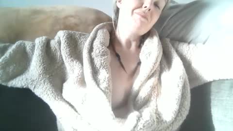 Snapshot of camille_deville chatting on 06-18-26, 02:01 Camille Deville online show from 06-18-26, 02:01
