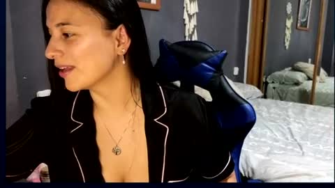 Snapshot of camilo0702 chatting on 07-23-26, 09:02 Camila and Camilo online show from 07-23-26, 09:02