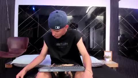 Camilo  online show from 06-24-26, 07:57