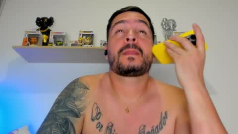 camilo_restrepo21 online show from 05-07-26, 02:17