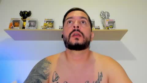 camilo_restrepo21 online show from 06-03-26, 12:13