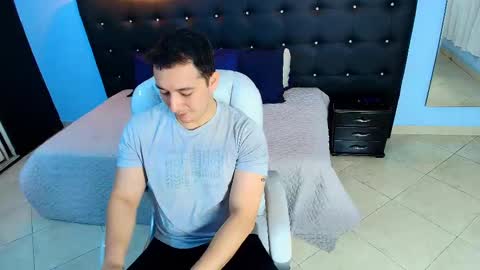 Snapshot of camilo_stark chatting on 12-23-24, 01:24 Camilo online show from 12-23-24, 01:24