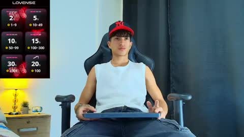 Snapshot of camilobass_ chatting on 06-05-26, 01:45 Camilo Bass online show from 06-05-26, 01:45