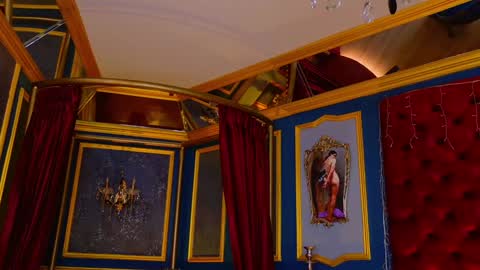 CLICK HERE  --   online show from 12-18-24, 03:33