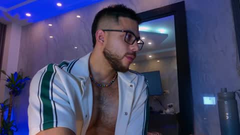 Snapshot of camilowatson chatting on 05-30-26, 01:35 Camilo Watson online show from 05-30-26, 01:35