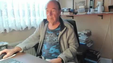 Snapshot of cammee chatting on 02-07-25, 08:33 Cammee online show from 02-07-25, 08:33