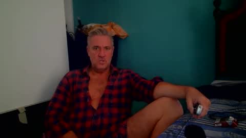 Snapshot of camunication chatting on 10-20-25, 10:27 camunication online show from 10-20-25, 10:27