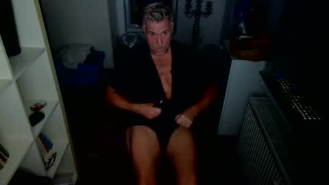 Snapshot of camunication chatting on 11-17-25, 10:15 camunication online show from 11-17-25, 10:15