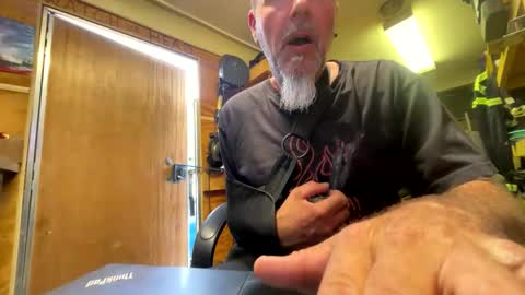 Chris online show from 05-08-26, 11:43