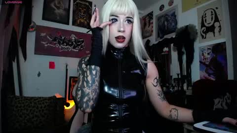 Elizabeth666 online show from 05-01-26, 12:54