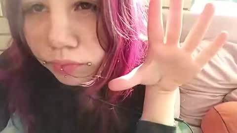 Mari online show from 06-18-26, 12:33