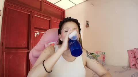 Snapshot of candase_ chatting on 05-27-26, 02:41 Candase online show from 05-27-26, 02:41