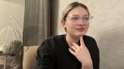 Snapshot of candelariahile chatting on 02-18-26, 03:30 candelariahile online show from 02-18-26, 03:30