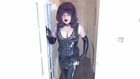 candi smokes online show from 04-26-26, 12:47