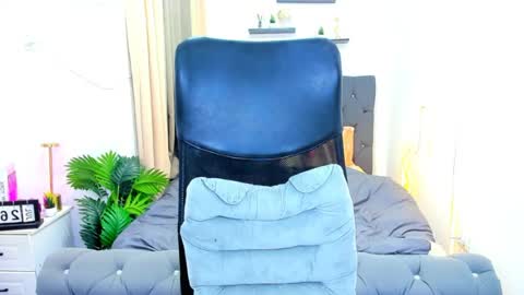 candiceferragamo online show from 07-28-26, 03:21