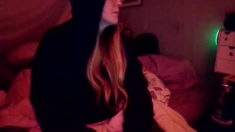 Snapshot of candismiths chatting on 12-02-25, 09:25 Candi online show from 12-02-25, 09:25