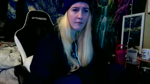 Candi online show from 05-21-26, 02:02