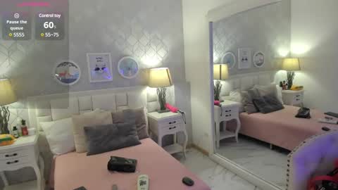 Snapshot of candy5girl chatting on 12-28-24, 07:43 Candy online show from 12-28-24, 07:43