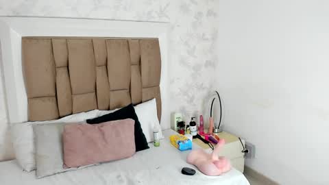 Snapshot of candy5girl chatting on 01-15-25, 10:35 Candy online show from 01-15-25, 10:35