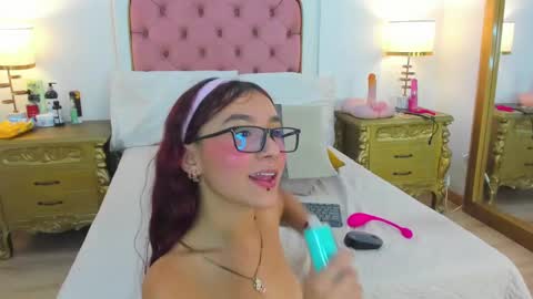 Snapshot of candy5girl chatting on 01-27-25, 10:38 Candy online show from 01-27-25, 10:38