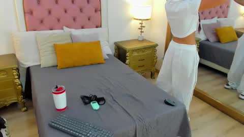 Snapshot of candy5girl chatting on 02-11-25, 01:41 Candy online show from 02-11-25, 01:41