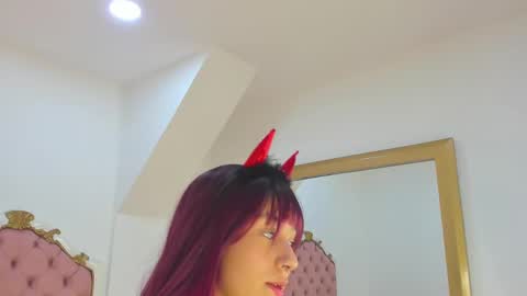 Snapshot of candy5girl chatting on 02-19-25, 07:48 Candy online show from 02-19-25, 07:48