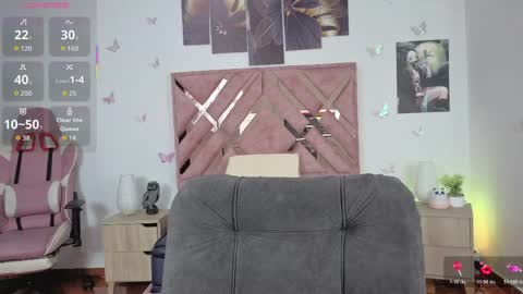 Im ChloeJoin The Fan Club online show from 05-26-26, 04:08