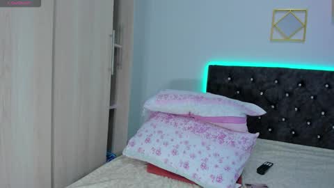 candy_deluxe777 online show from 01-06-26, 03:10