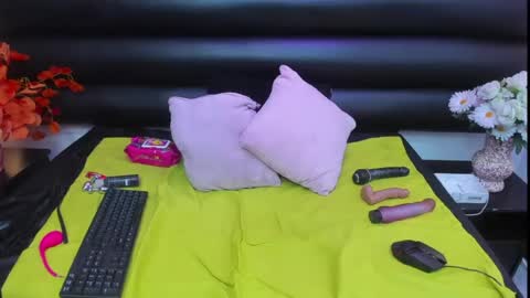 Candy online show from 07-04-26, 02:51