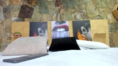 Jolie online show from 09-17-25, 07:26