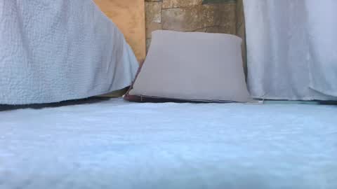 Jolie online show from 10-22-25, 07:35