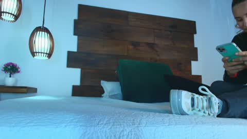 Jolie online show from 03-27-26, 08:30