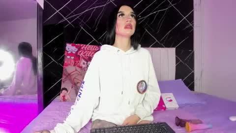 Leila  online show from 11-14-25, 04:00