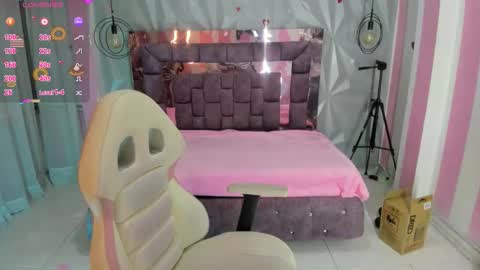 Ania online show from 11-19-25, 11:21