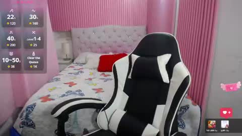 Snapshot of candy_princess18 chatting on 07-15-26, 02:33 candy_princess18 online show from 07-15-26, 02:33