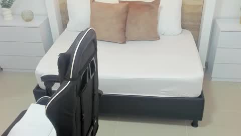 CANDY online show from 11-18-25, 07:18