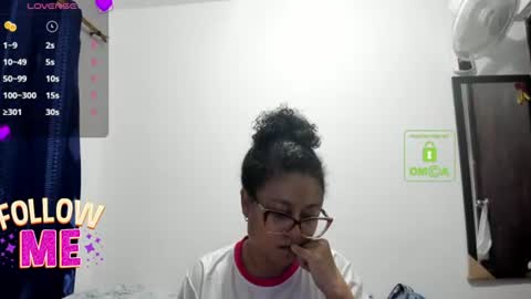 Snapshot of candy_val chatting on 06-19-26, 06:18 candy_val online show from 06-19-26, 06:18