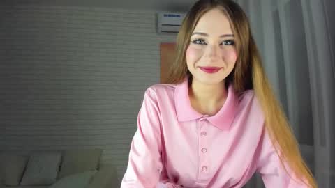 Snapshot of candyboofairy chatting on 09-23-25, 07:06 Violetta online show from 09-23-25, 07:06