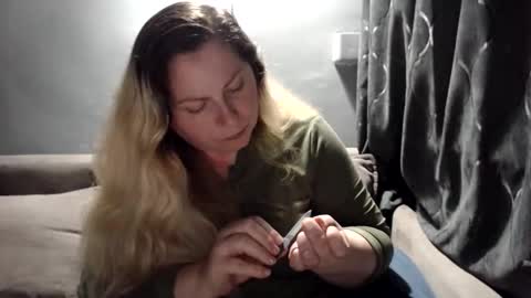 Laura online show from 03-04-26, 08:04