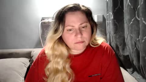 Laura online show from 04-21-26, 01:42