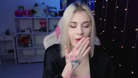 You can call me HH online show from 11-14-25, 05:33