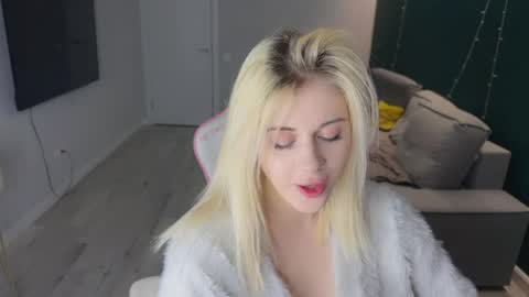 You can call me HH online show from 04-25-26, 06:05