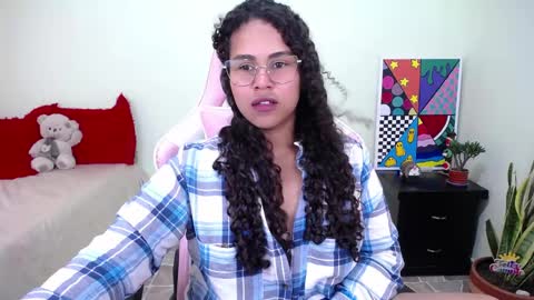 Snapshot of candyhot_sex chatting on 06-03-26, 09:42 Karen online show from 06-03-26, 09:42