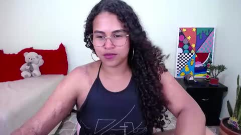 Snapshot of candyhot_sex chatting on 06-11-26, 03:37 Karen online show from 06-11-26, 03:37