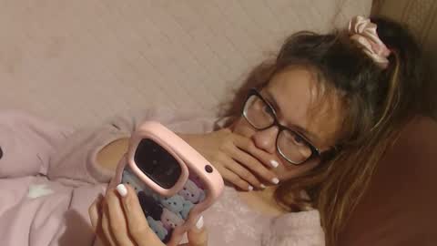 Snapshot of candylady13 chatting on 10-24-25, 09:22 say meow and send tips online show from 10-24-25, 09:22