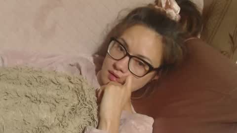 Snapshot of candylady13 chatting on 10-27-25, 09:41 say meow and send tips online show from 10-27-25, 09:41